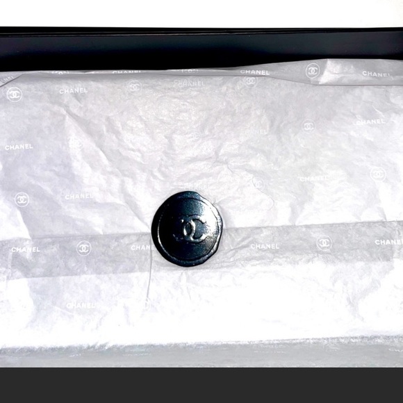 Chanel Empty Box with Paper - Picture 3 of 3